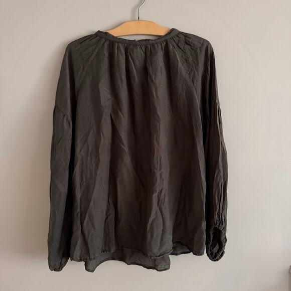 Velvet by Graham & Spencer Olive Green Long Sleeve Peasant Boho Top Size Medium - Picture 6 of 6